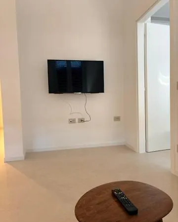 Apartment Red House Valeggio App 2 *